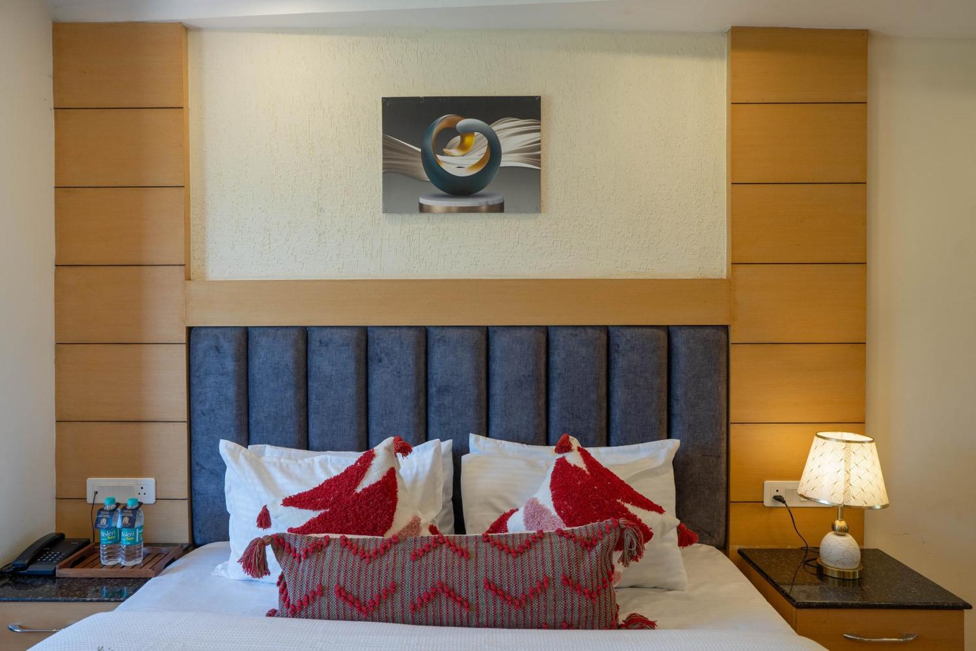 Super Hotel By Perfectstayz Mall Road Mussoorie Dış mekan fotoğraf