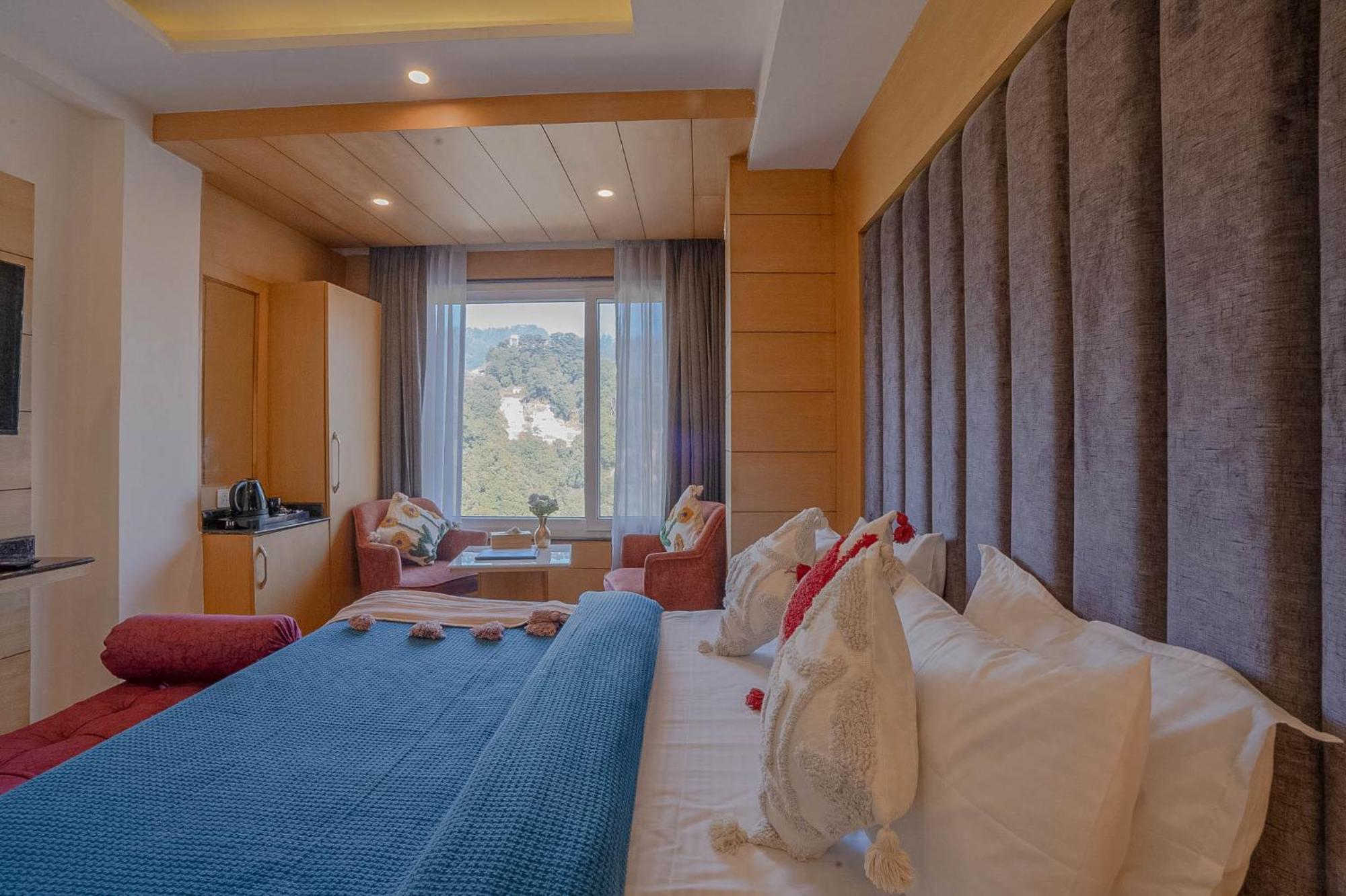 Super Hotel By Perfectstayz Mall Road Mussoorie Oda fotoğraf