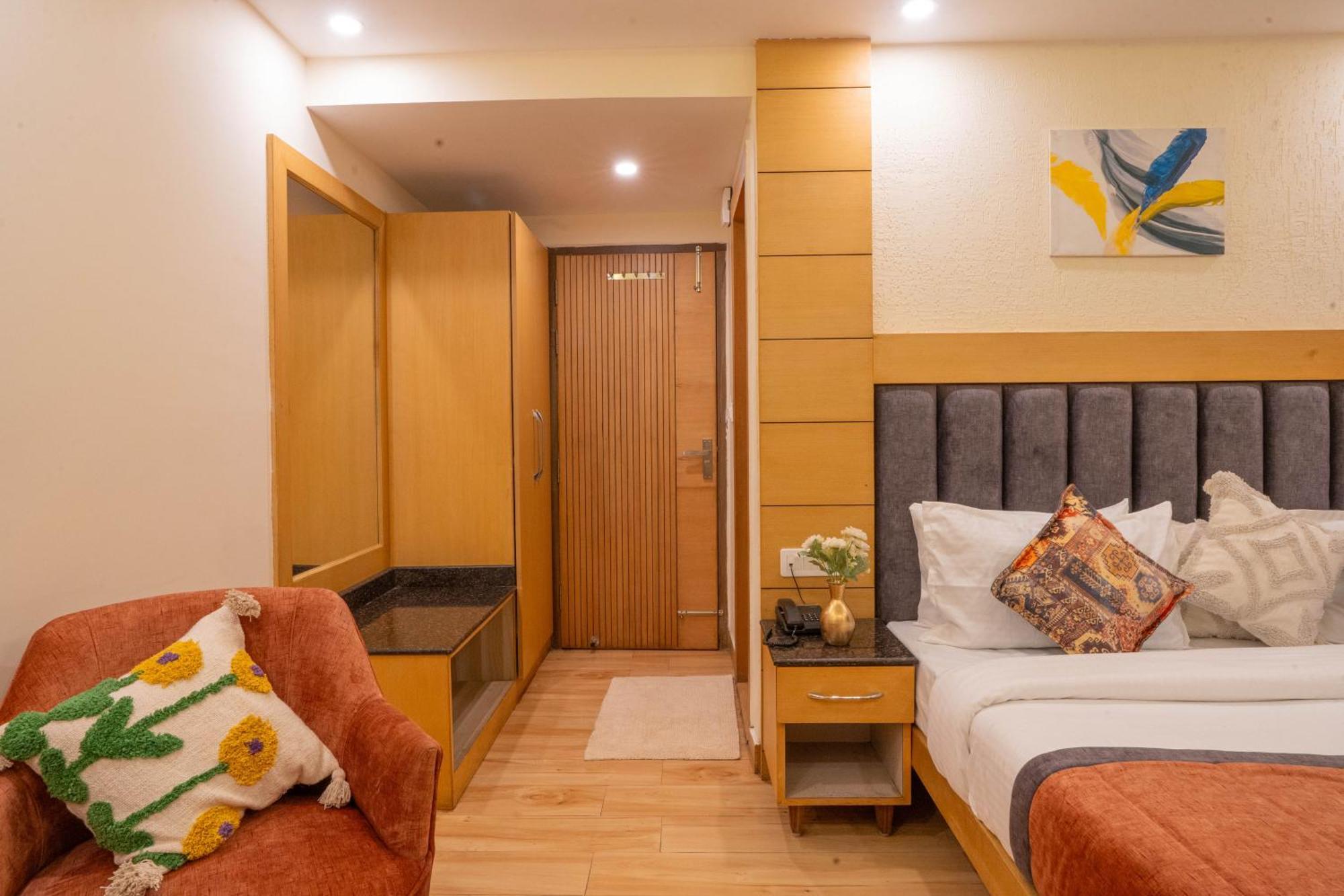 Super Hotel By Perfectstayz Mall Road Mussoorie Dış mekan fotoğraf