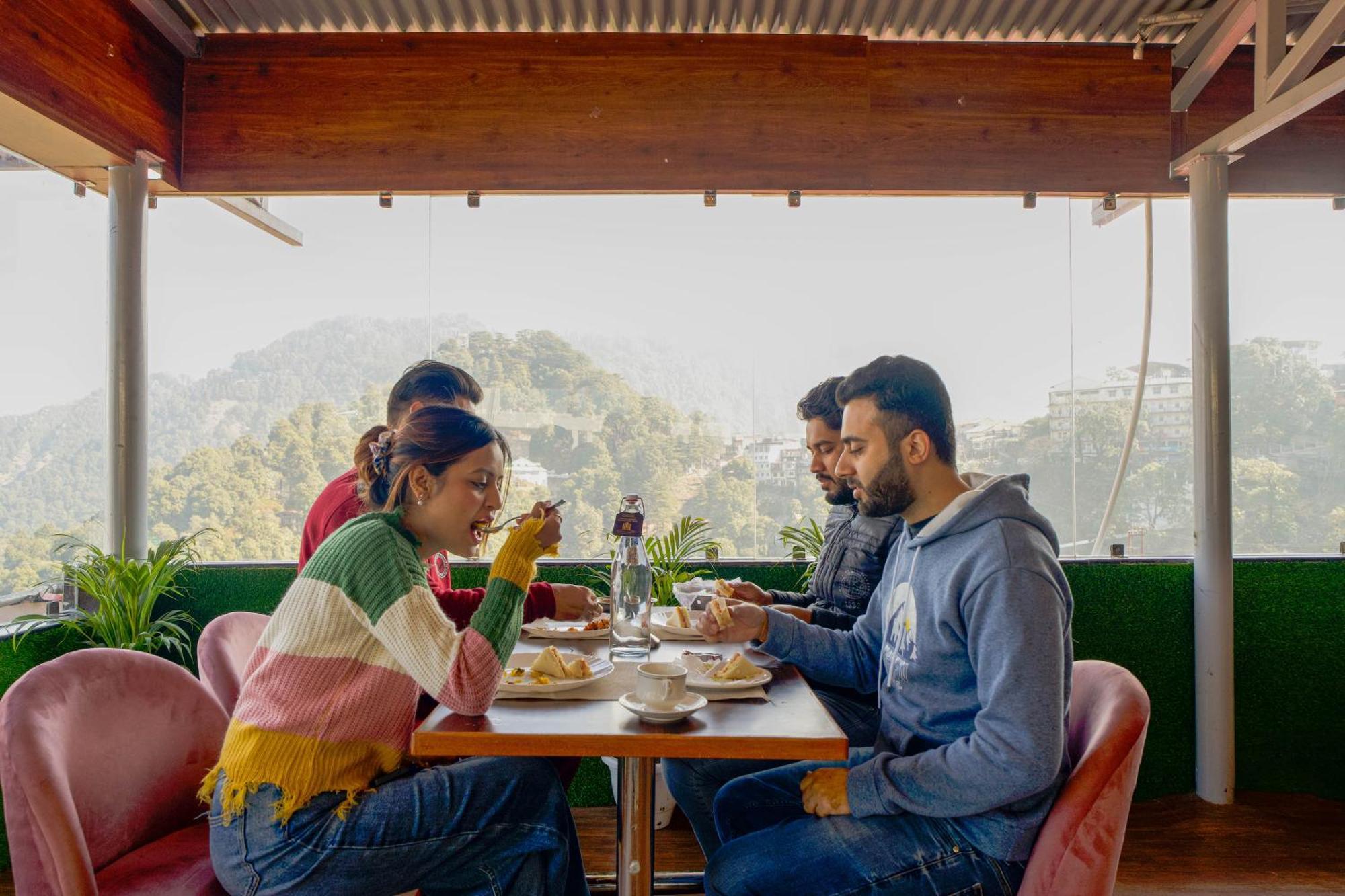 Super Hotel By Perfectstayz Mall Road Mussoorie Dış mekan fotoğraf