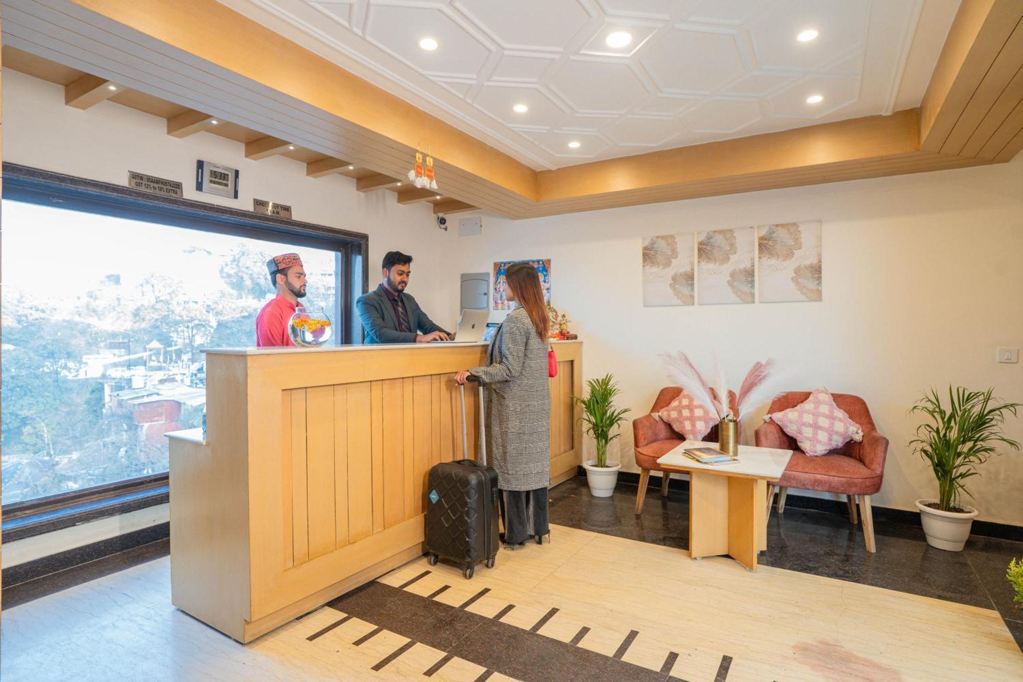 Super Hotel By Perfectstayz Mall Road Mussoorie Dış mekan fotoğraf